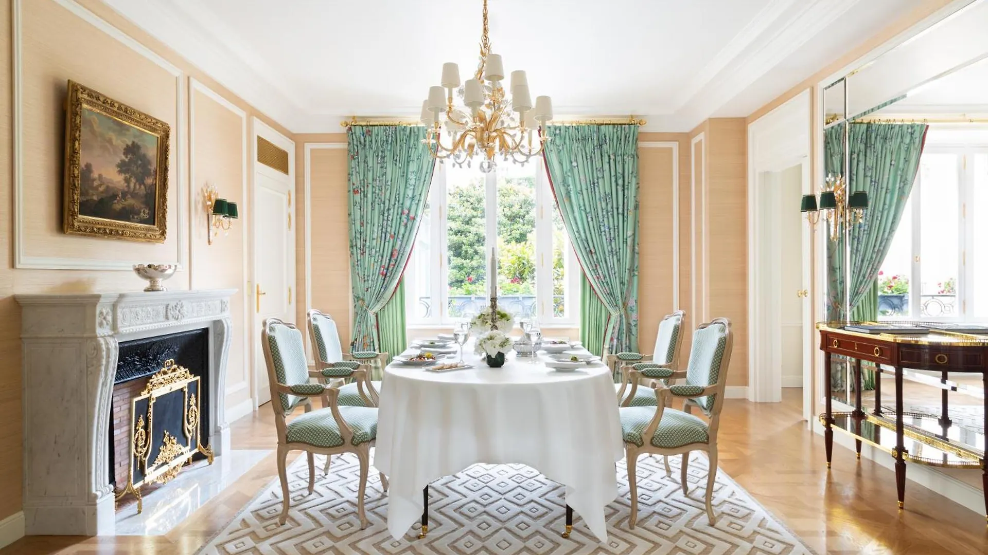 Le Bristol - An Oetker Collection Hotell 5*